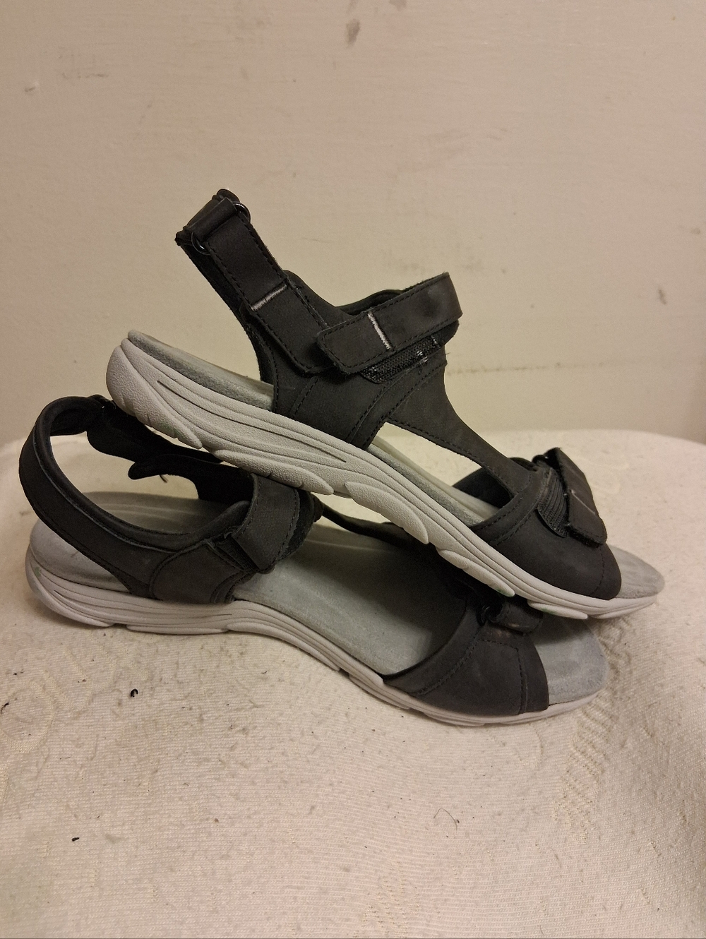 Womens Easy Spirit Black Strappy Comfort Sandals Size 6 M - Picture 7 of 16